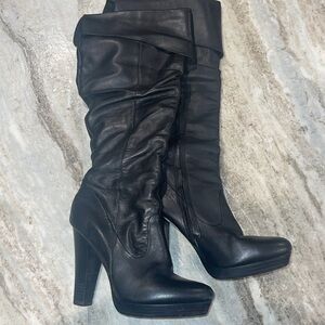 Black heeled boots